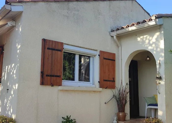 Maison T2 Avec Petit Jardin Dans Impasse Calme
