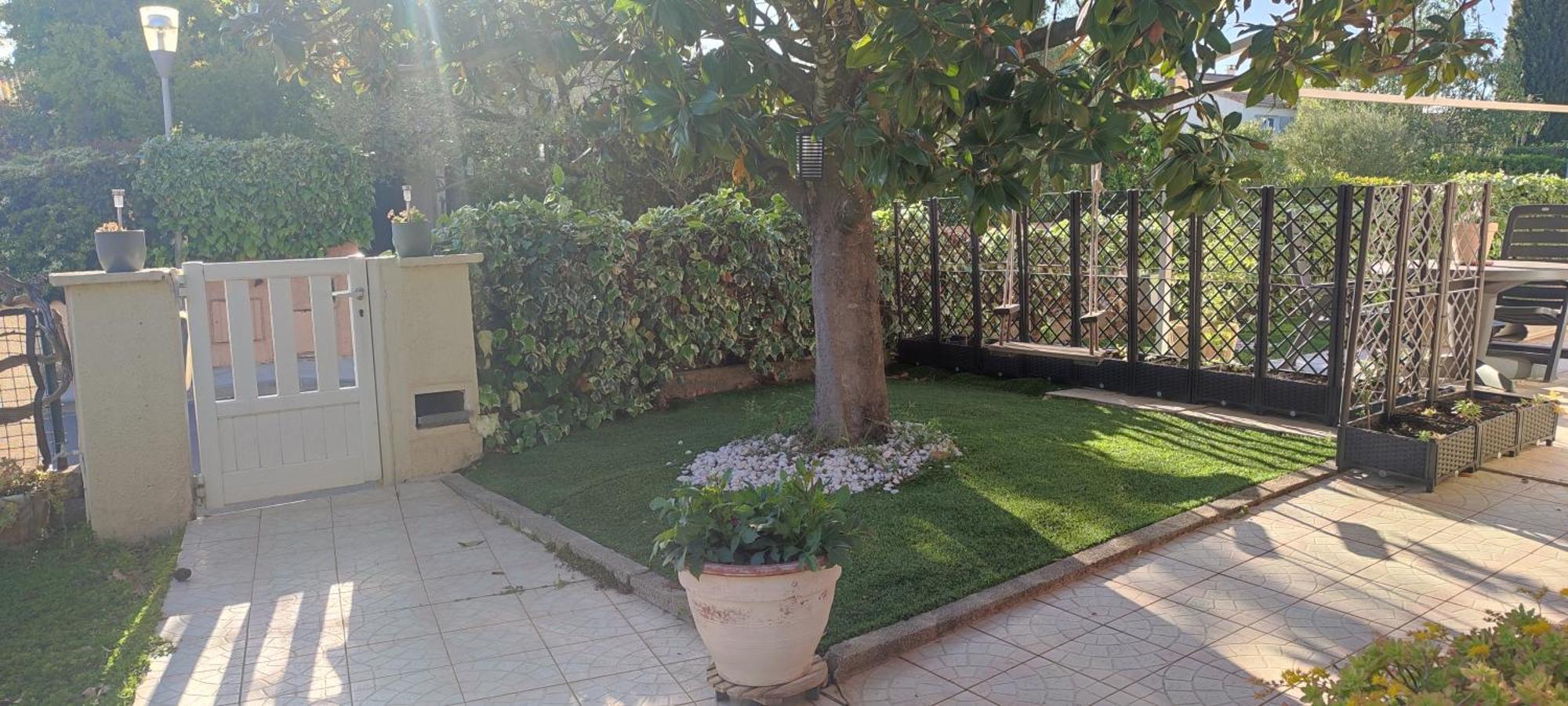 Maison T2 Avec Petit Jardin Dans Impasse Calme Holiday home *