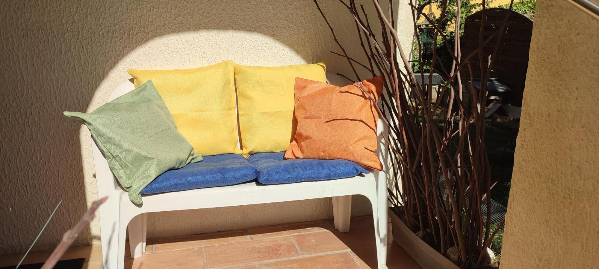 Maison T2 Avec Petit Jardin Dans Impasse Calme Holiday home *