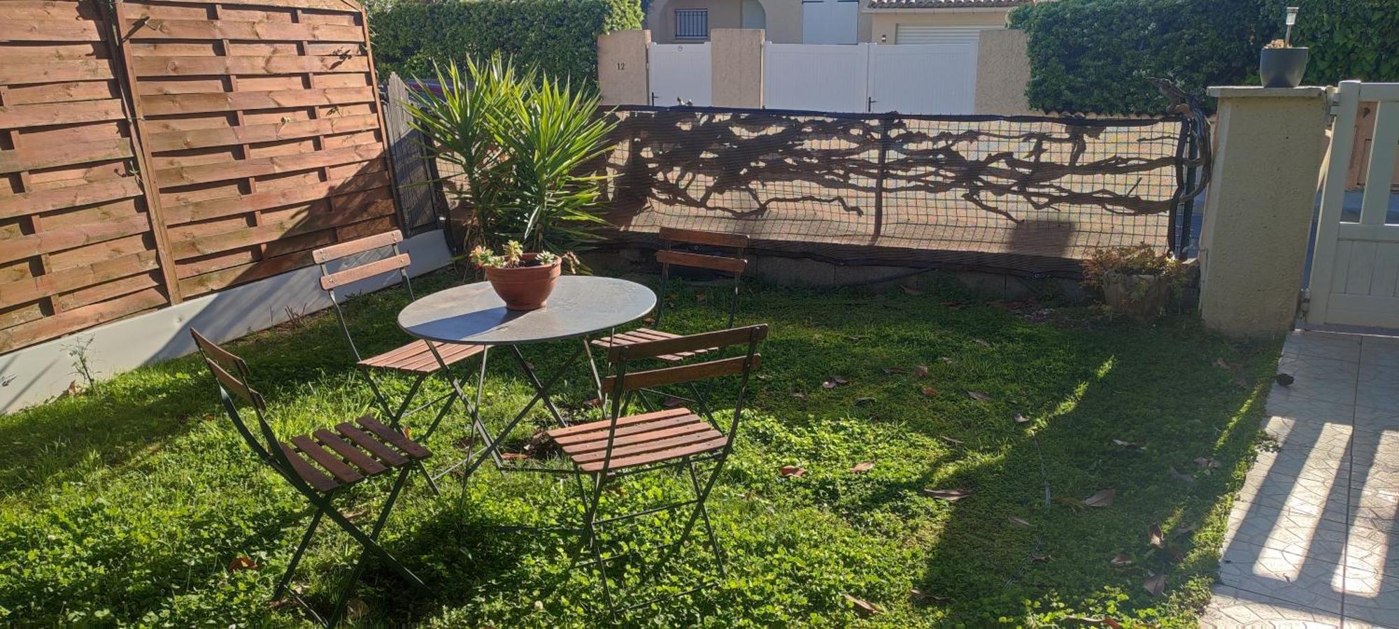 Maison T2 Avec Petit Jardin Dans Impasse Calme