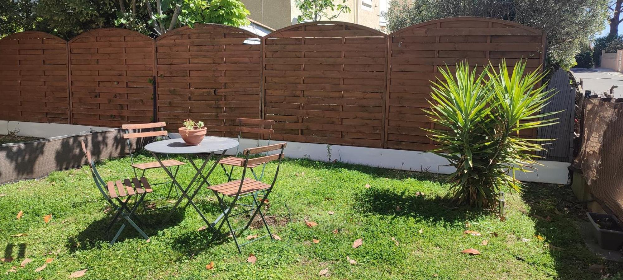 Holiday home Maison T2 Avec Petit Jardin Dans Impasse Calme *